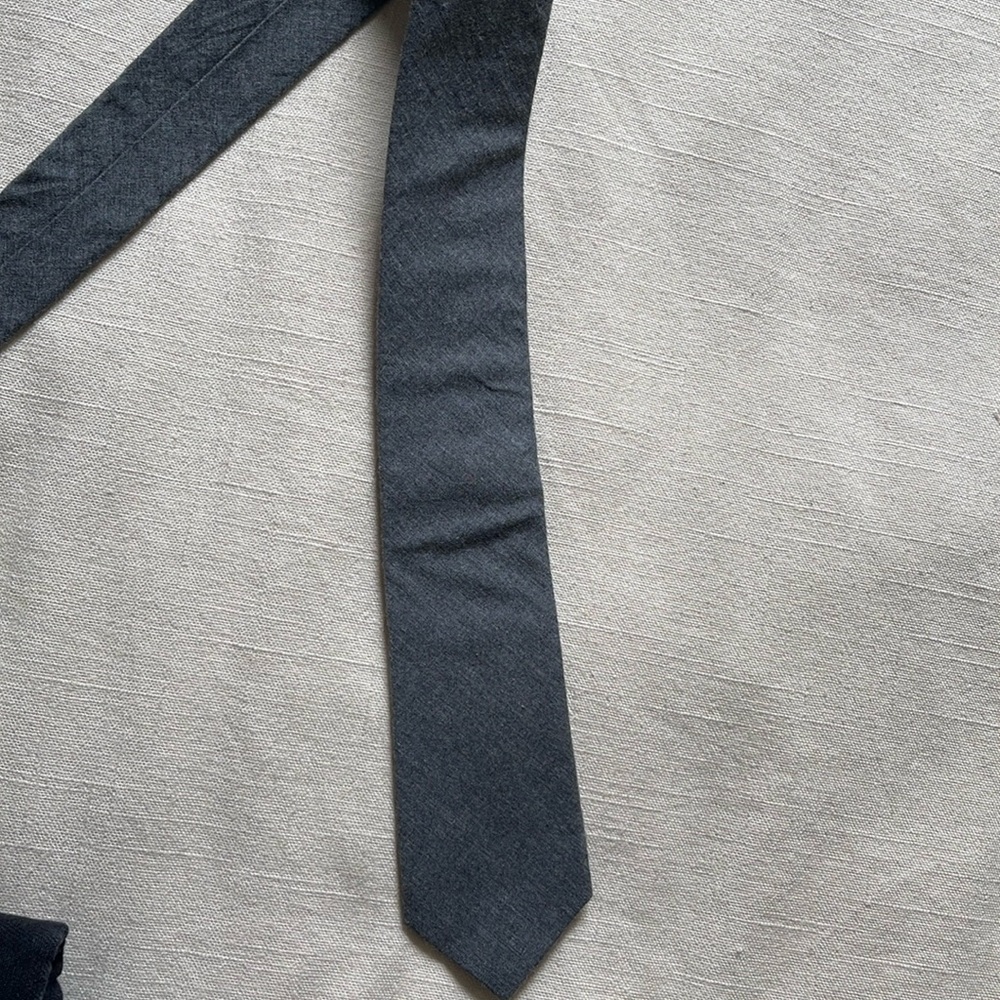 Men’s gray j crew tie